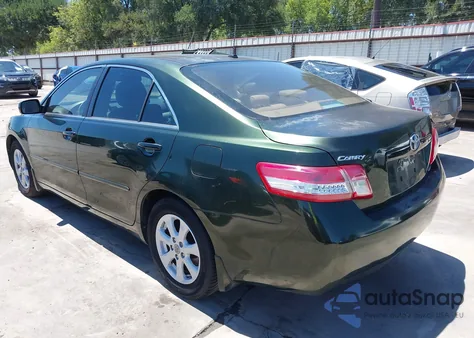 2010 Toyota Camry Le z USA, uszkodzony, nr VIN 4T4BF3EK4AR060166